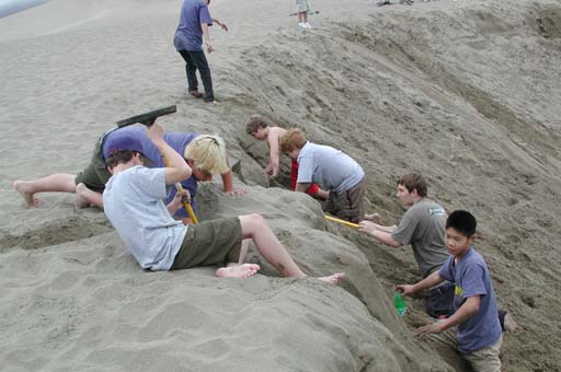 1_Digging.jpg (39727 bytes)