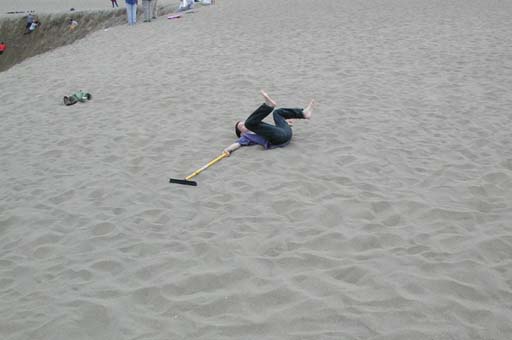7_Eric_Falling1.jpg (25559 bytes)