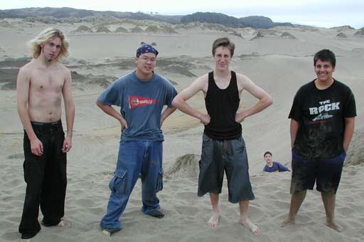 Four_Stooges.jpg (33623 bytes)
